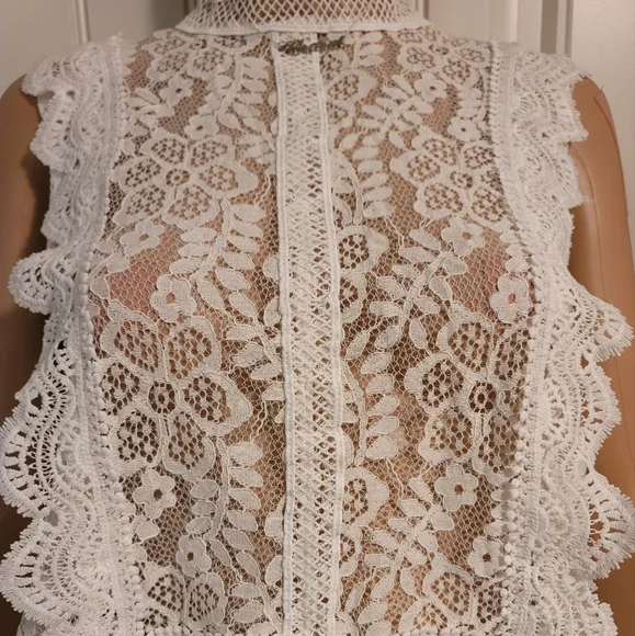 Ardene Sleeveless Lace Top - Picture 2 of 6